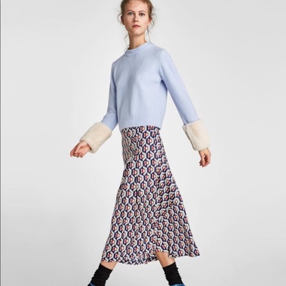 Zara Baby Blue Sweater with faux fur Cuffs - Picture 4 of 8